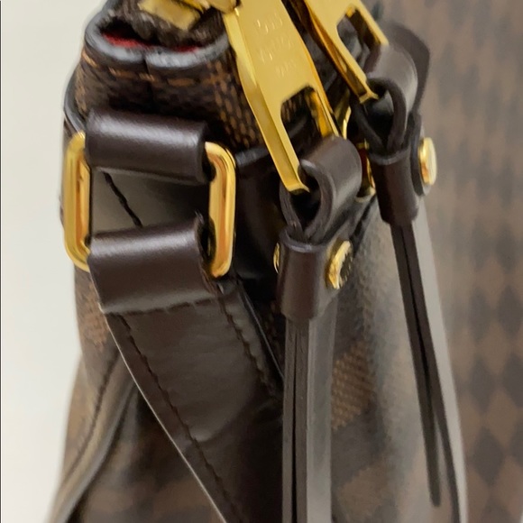 Louis Vuitton Crossbody - Picture 4 of 13